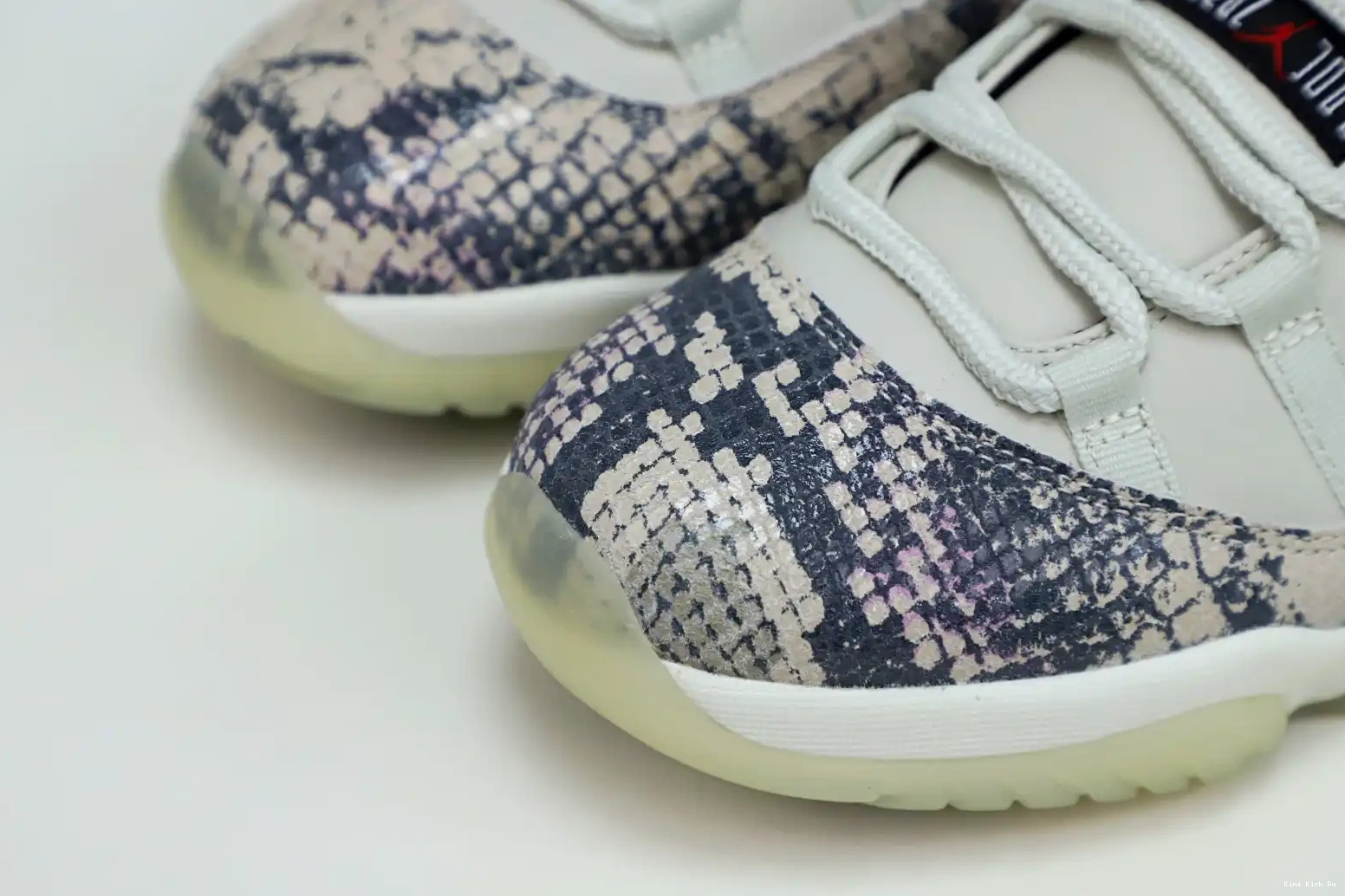 LIGHT 11 SNAKESKIN Kimikick AIR JORDAN LOW BONE 0416